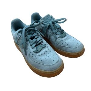 Nike Air Force 1  SE Womens Green Suede Gum Bottoms Shoes Size 7